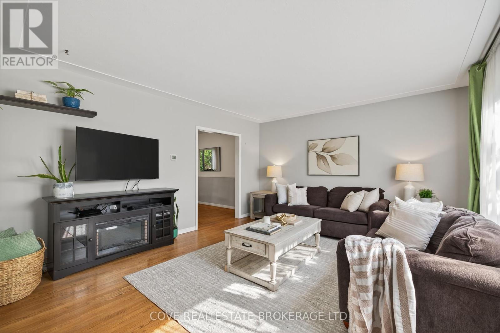 40 Hawkesbury Avenue, London East, Ontario  N5V 2K1 - Photo 4 - X12423656
