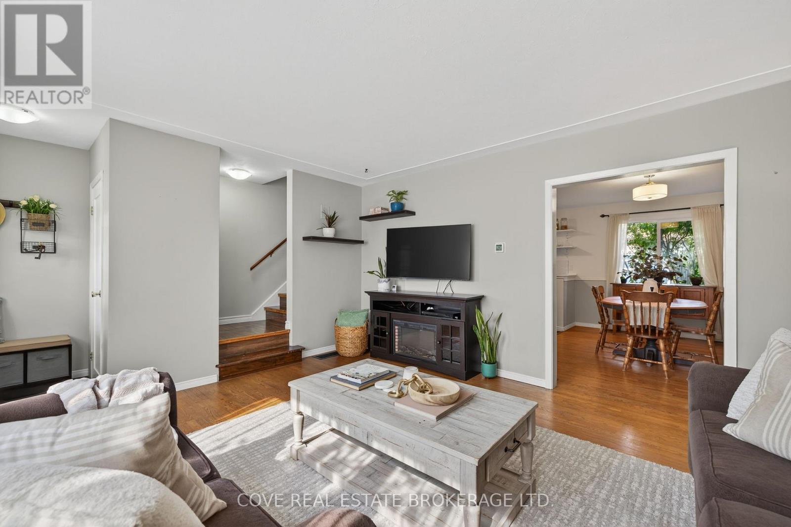 40 Hawkesbury Avenue, London East, Ontario  N5V 2K1 - Photo 6 - X12423656