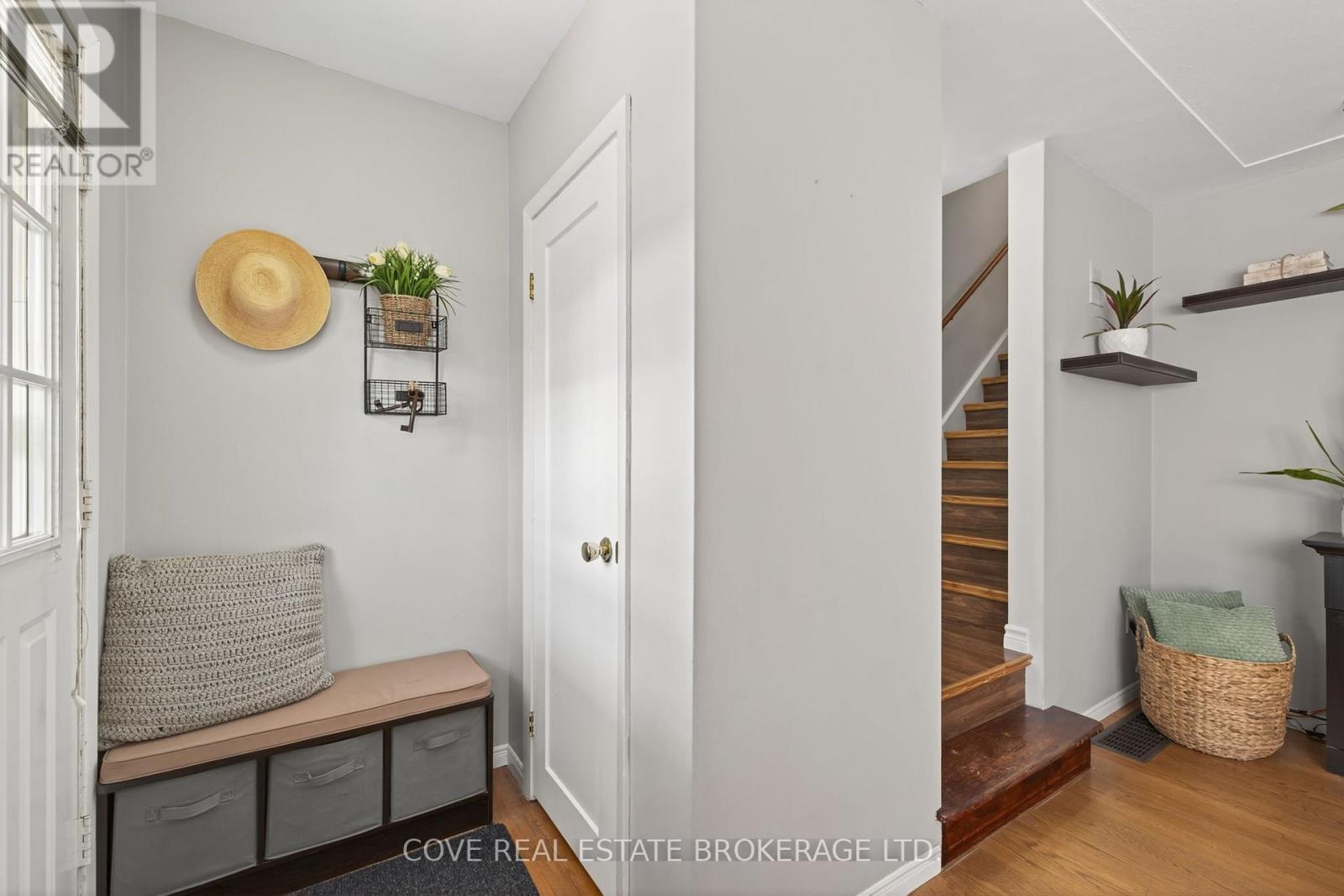40 Hawkesbury Avenue, London East, Ontario  N5V 2K1 - Photo 7 - X12423656
