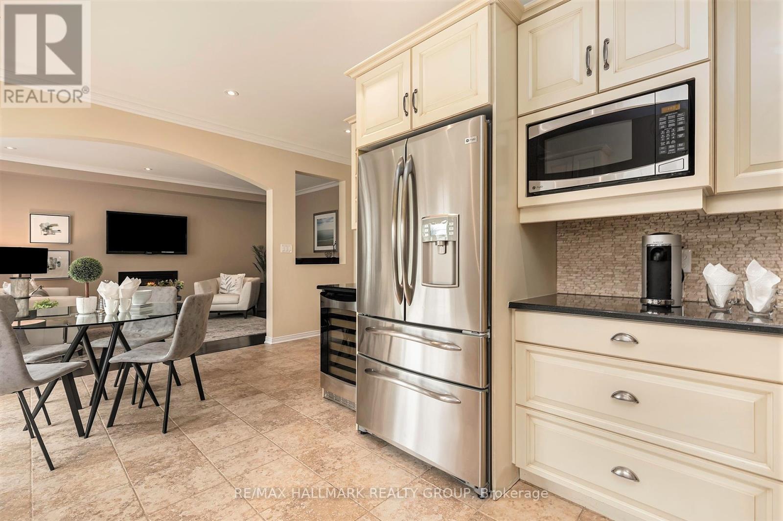 828 Dalkena Place, Ottawa, Ontario  K2J 0Y4 - Photo 10 - X12423642