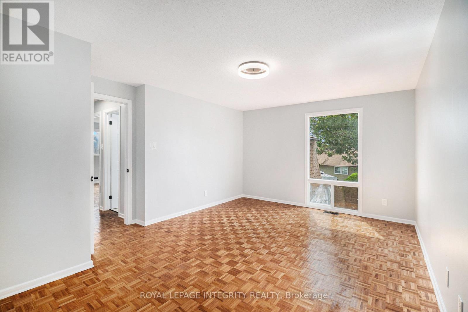 913j Elmsmere Road, Ottawa, Ontario  K1J 8G4 - Photo 13 - X12423661