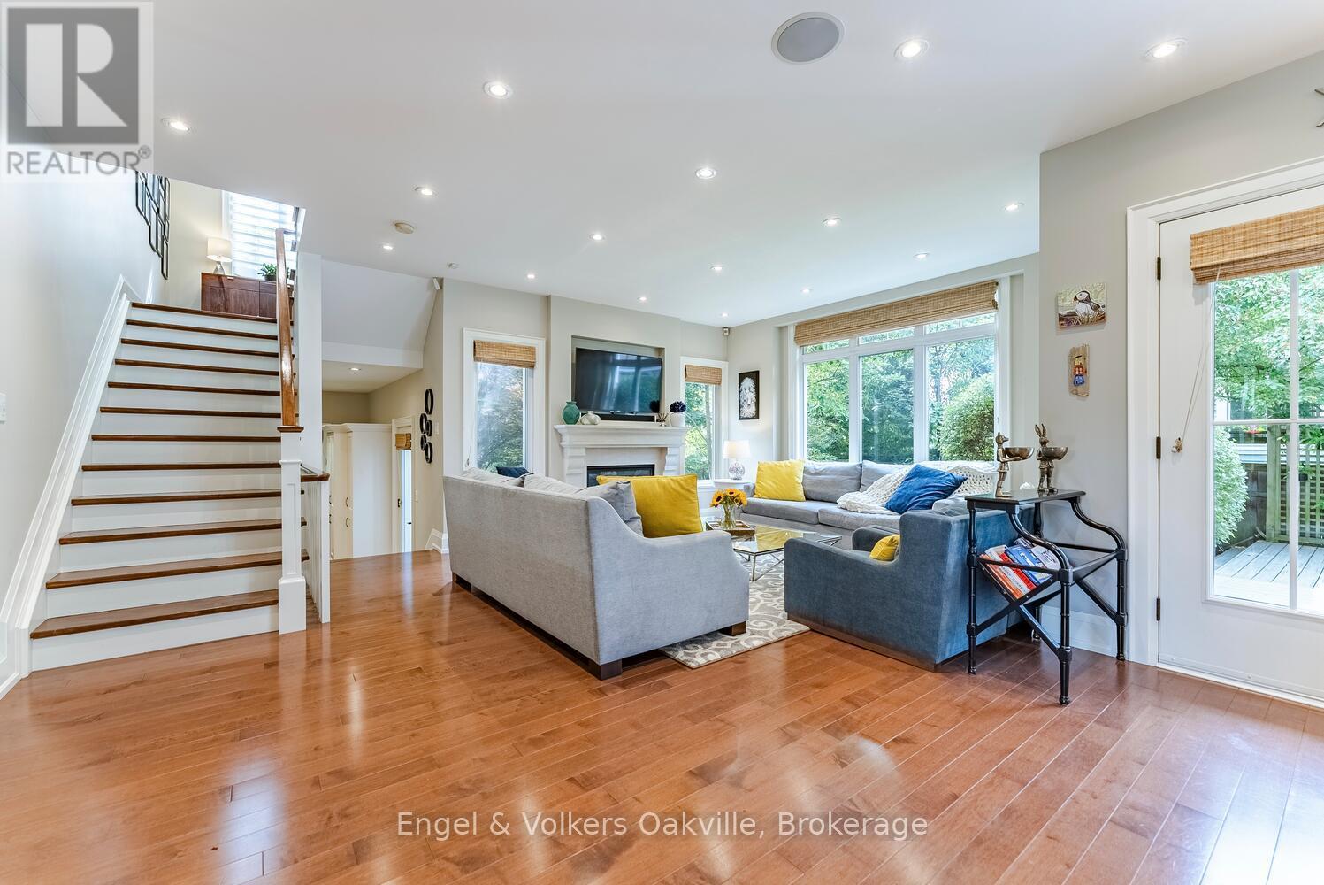 468 Wedgewood Drive, Oakville, Ontario  L6J 4S7 - Photo 14 - W12423610