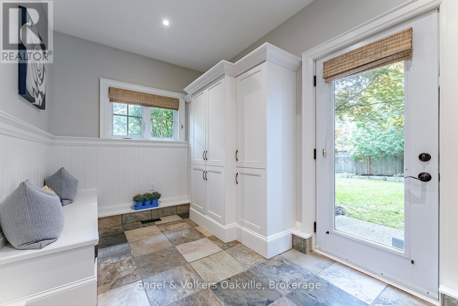 468 Wedgewood Drive, Oakville, Ontario  L6J 4S7 - Photo 17 - W12423610