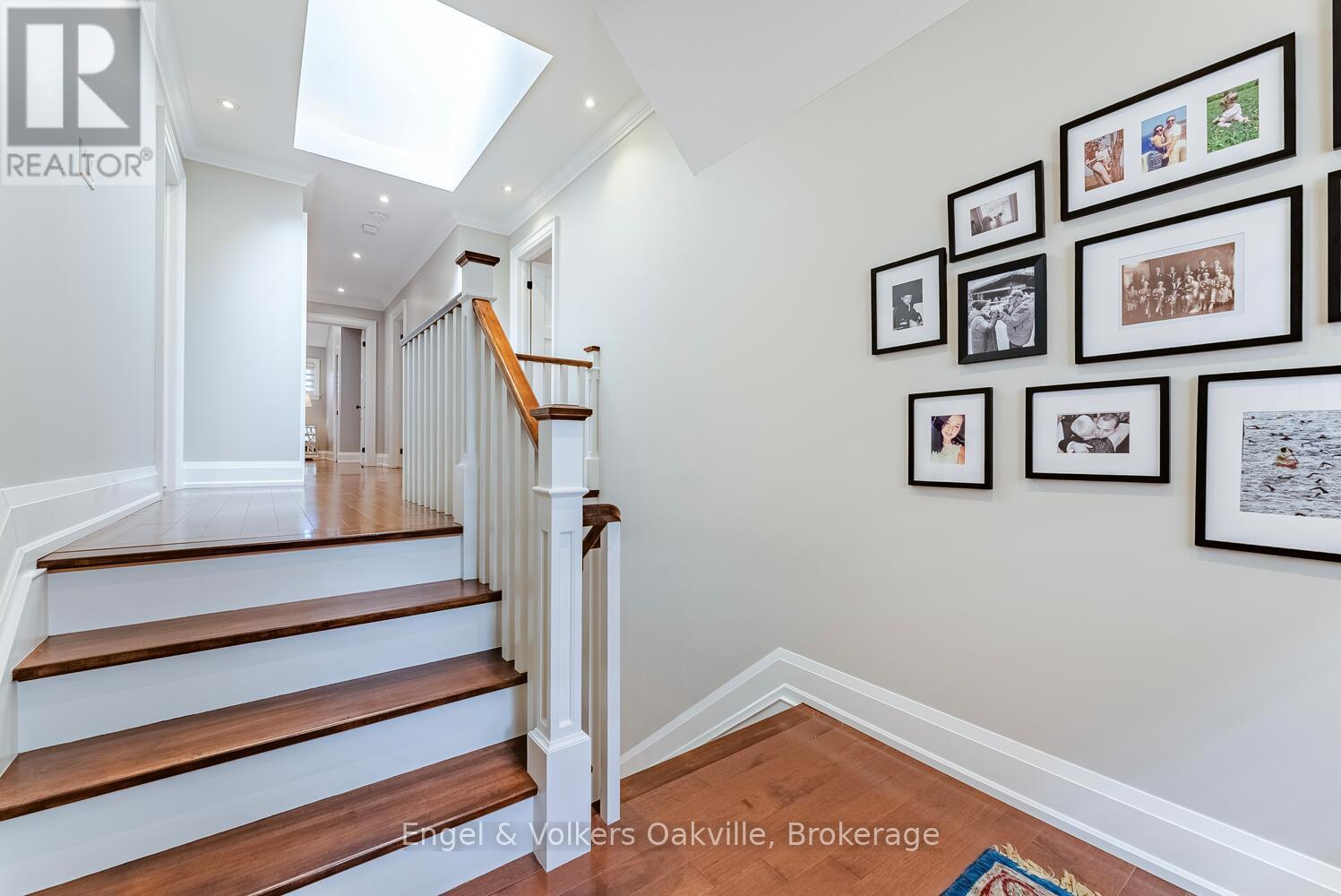 468 Wedgewood Drive, Oakville, Ontario  L6J 4S7 - Photo 19 - W12423610