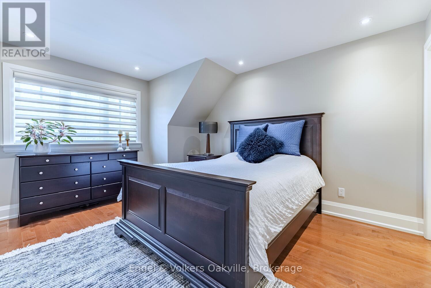 468 Wedgewood Drive, Oakville, Ontario  L6J 4S7 - Photo 26 - W12423610