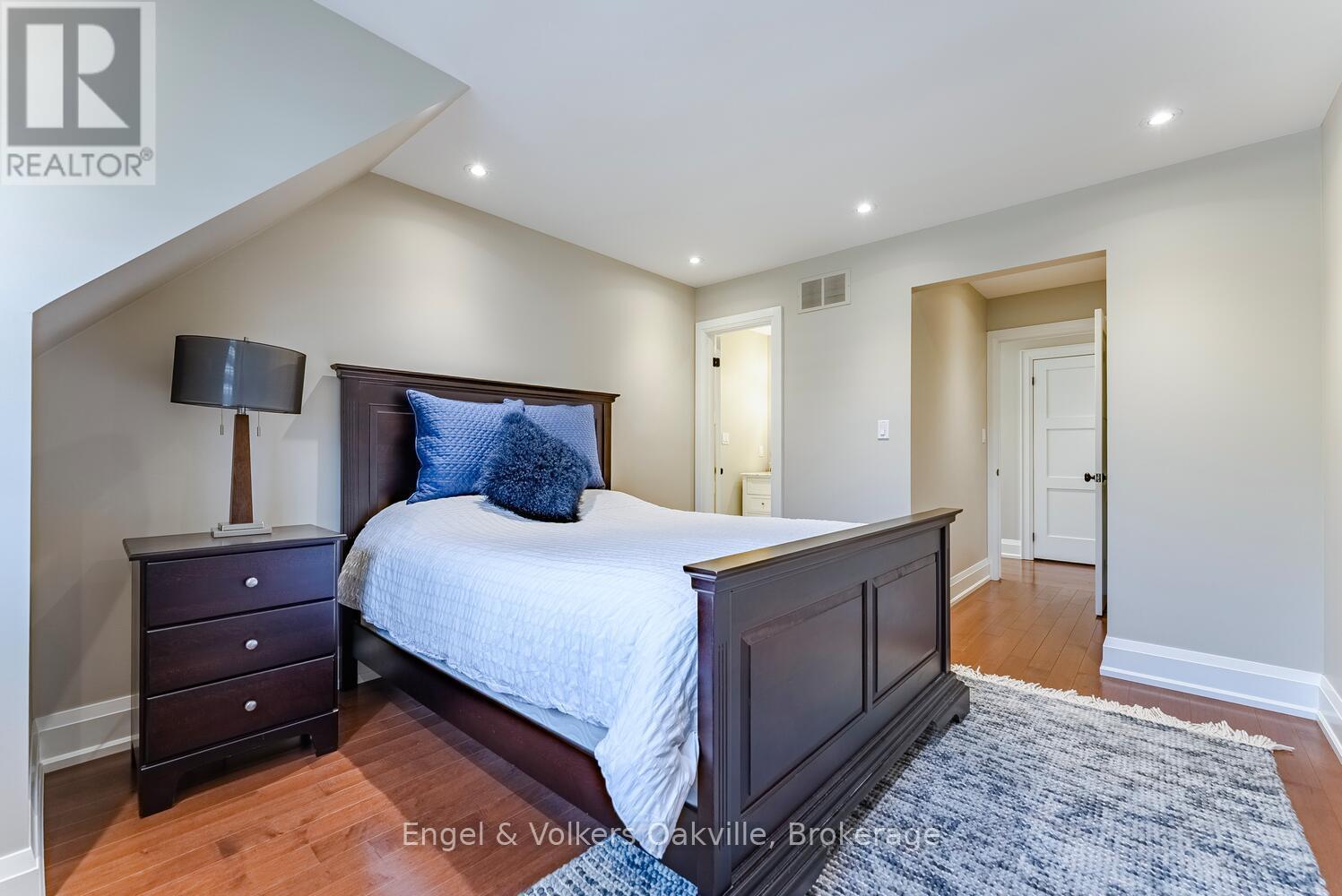 468 Wedgewood Drive, Oakville, Ontario  L6J 4S7 - Photo 27 - W12423610