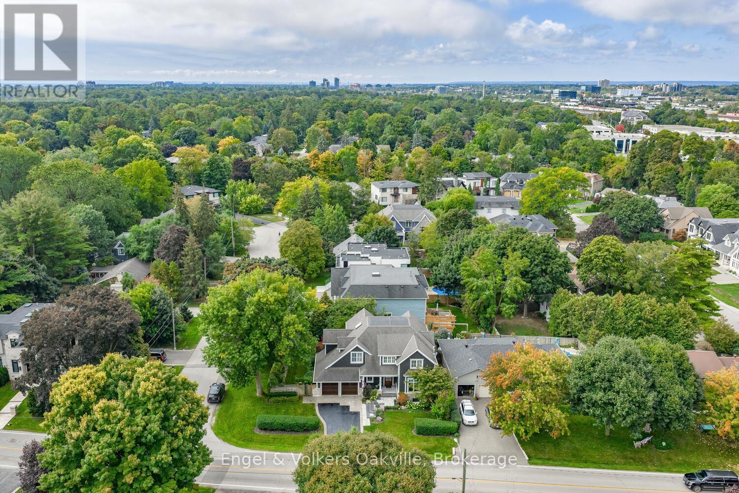 468 Wedgewood Drive, Oakville, Ontario  L6J 4S7 - Photo 50 - W12423610