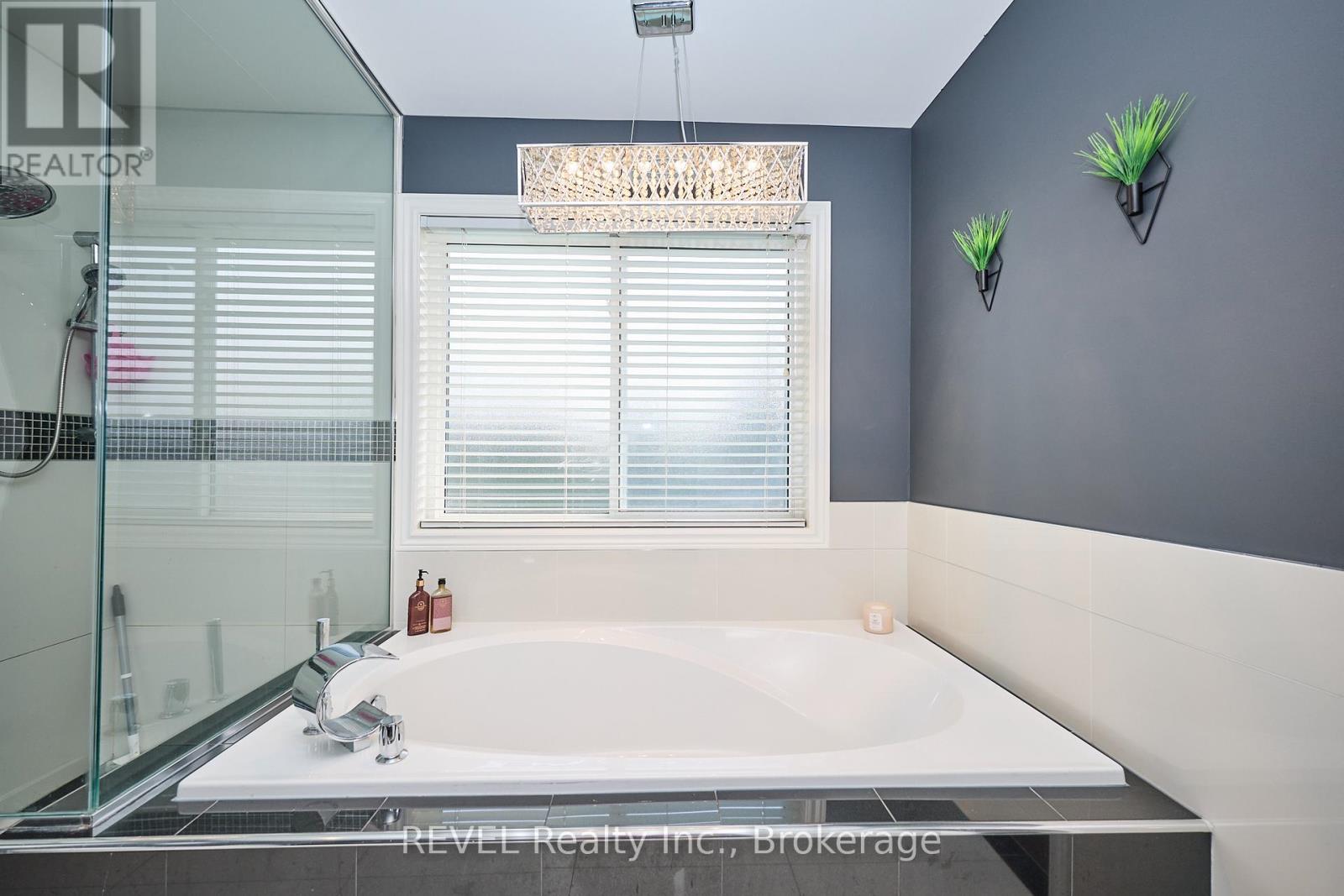 15 Fosh Court, St. Catharines, Ontario  L2S 4A9 - Photo 23 - X12423675