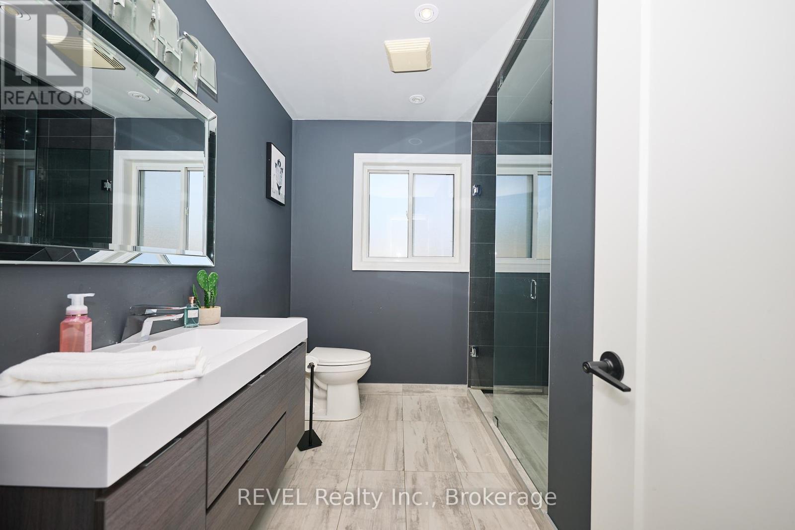 15 Fosh Court, St. Catharines, Ontario  L2S 4A9 - Photo 27 - X12423675
