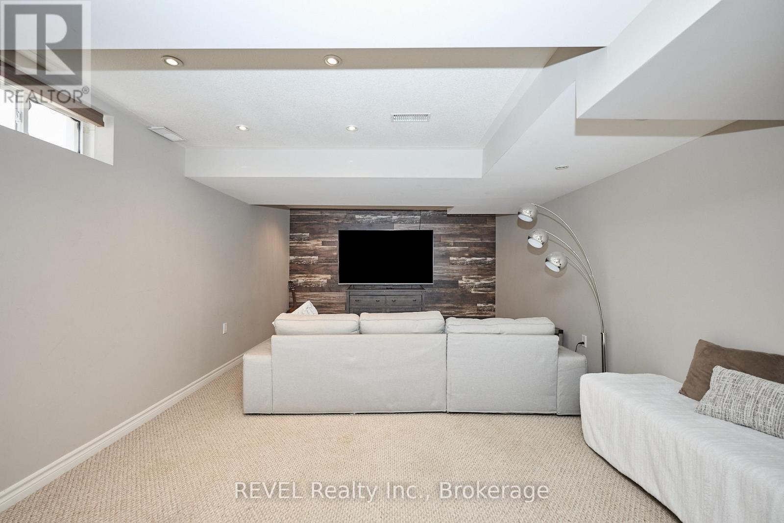15 Fosh Court, St. Catharines, Ontario  L2S 4A9 - Photo 30 - X12423675