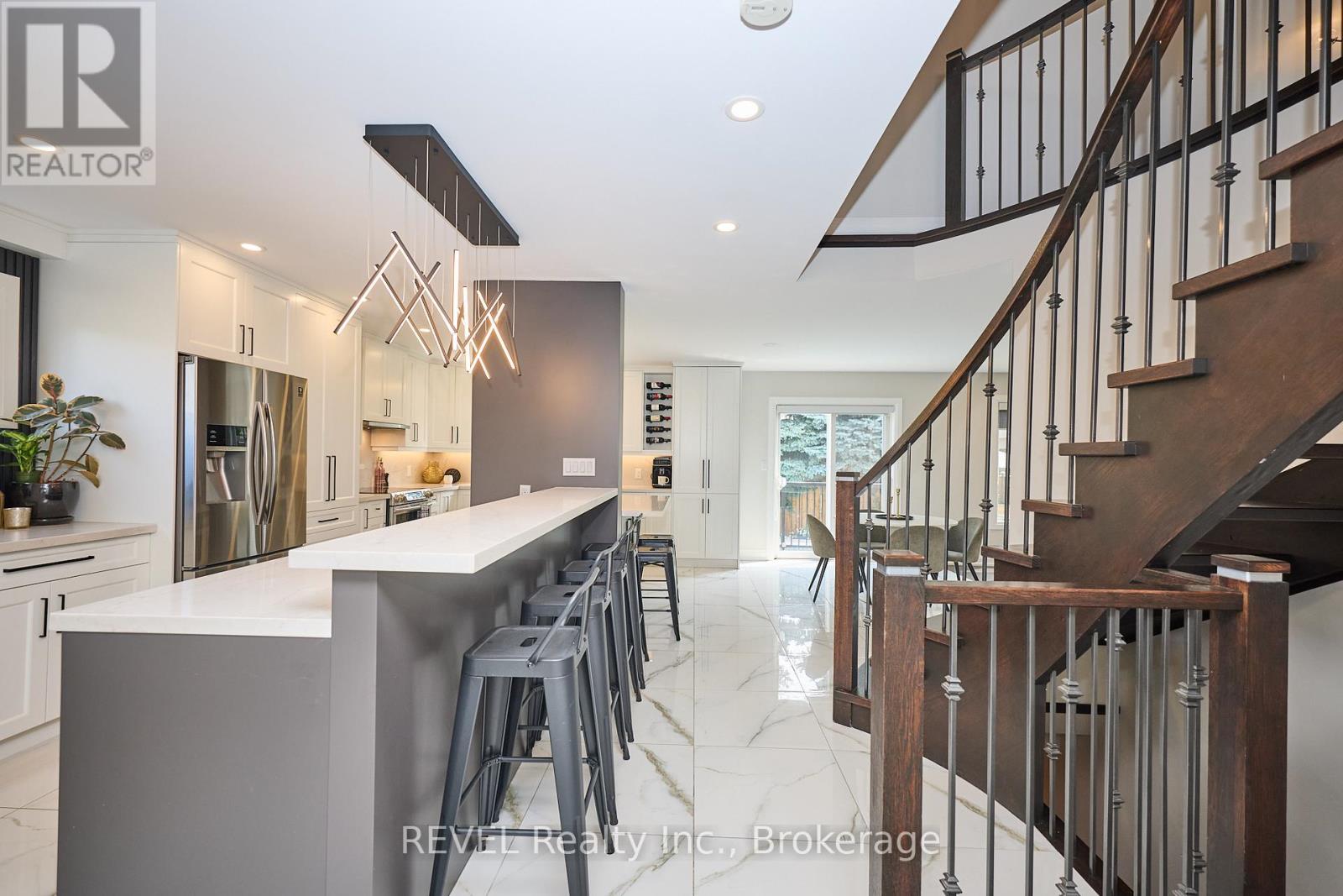 15 Fosh Court, St. Catharines, Ontario  L2S 4A9 - Photo 9 - X12423675
