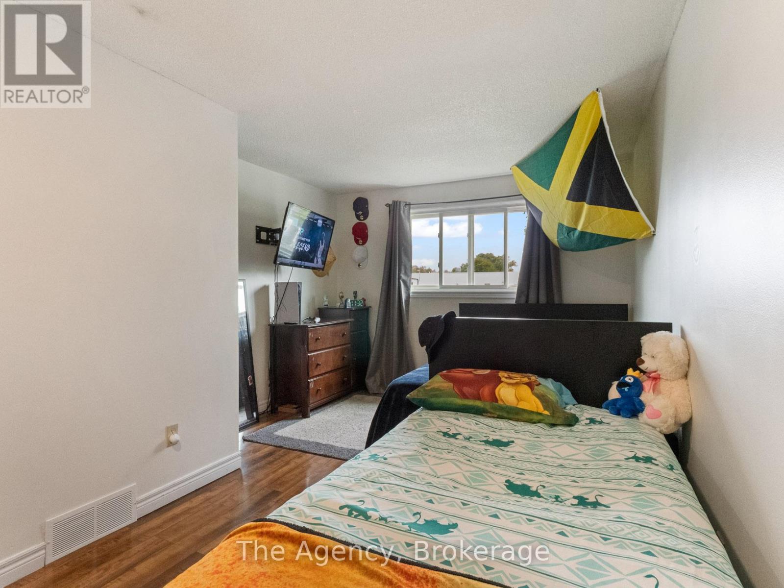 47 Canterbury Drive, St. Catharines, Ontario  L2P 3M6 - Photo 15 - X12423687