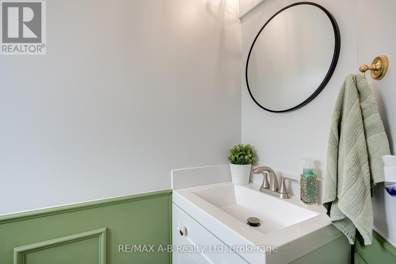 430 Brunswick Street N, Stratford, Ontario  N5A 3N4 - Photo 6 - X12423609