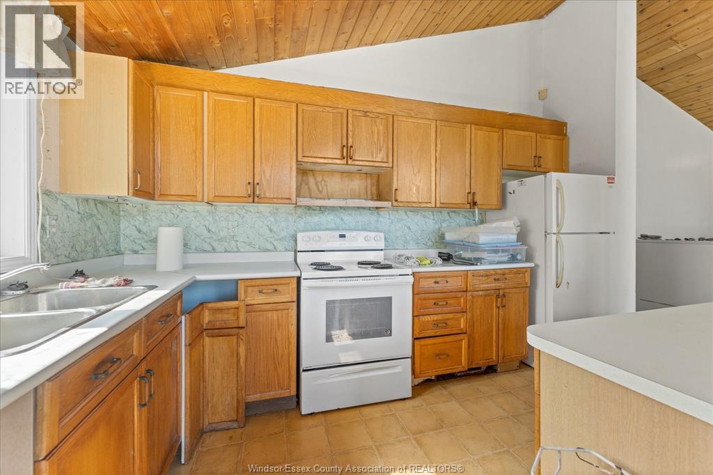 192 Lakeshore Drive, Leamington, Ontario  N0P 2P0 - Photo 5 - 25024349