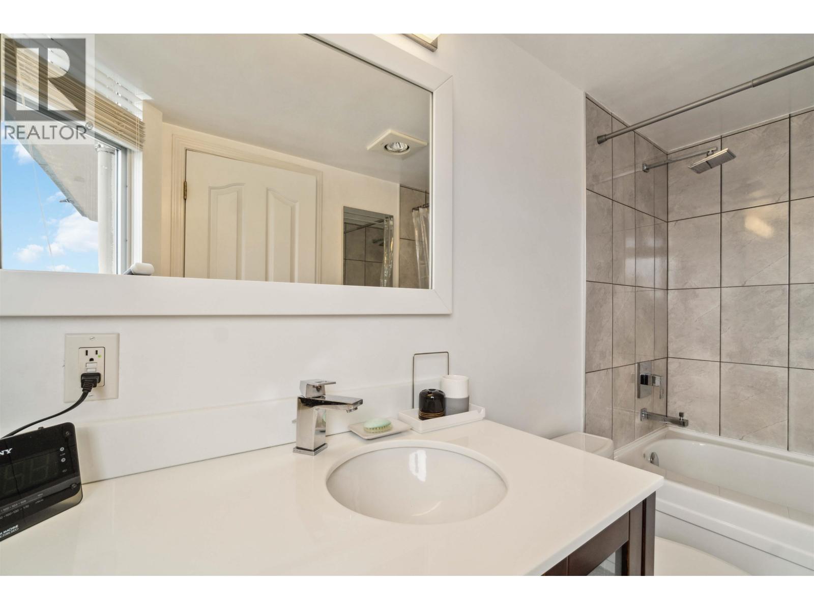 1903 1245 Quayside Drive, New Westminster, British Columbia V3M 6J6 - Photo 24 - R3050350