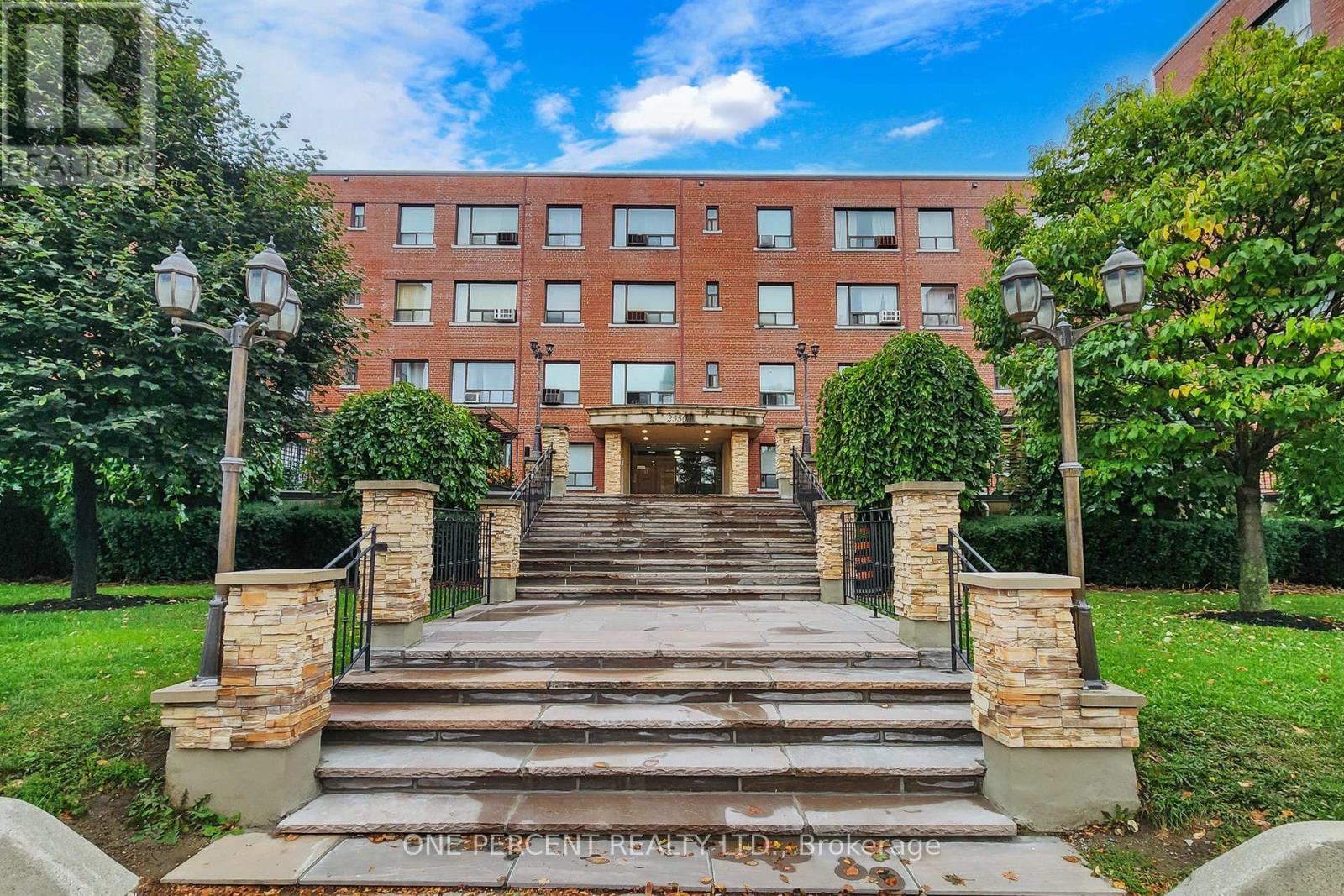 206 - 2550 Bathurst Street, Toronto (Forest Hill North), Ontario  M6B 2Z2 - Photo 2 - C12423488