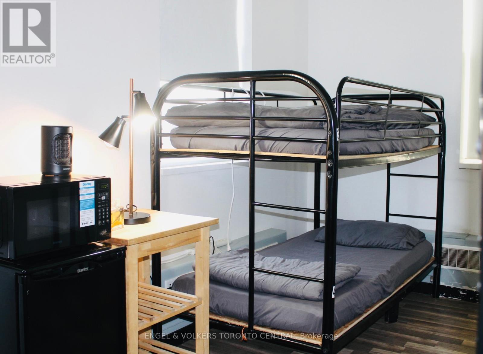 650 1/2 Queen Street W, Toronto, Ontario  M6J 1E4 - Photo 22 - C12423549