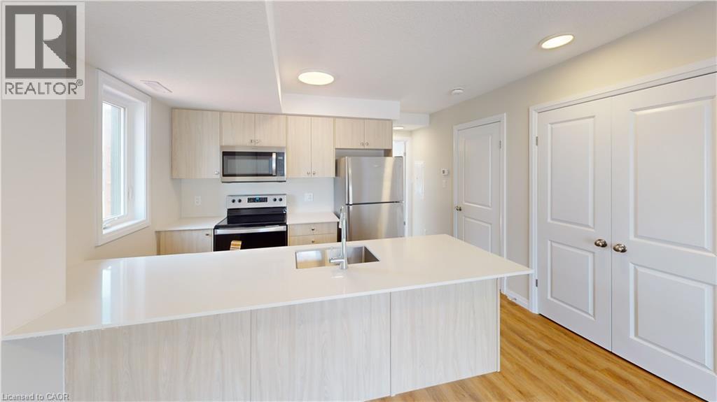 410 Northfield Drive W Unit# D3, Waterloo, Ontario  N2L 0A6 - Photo 5 - 40773176