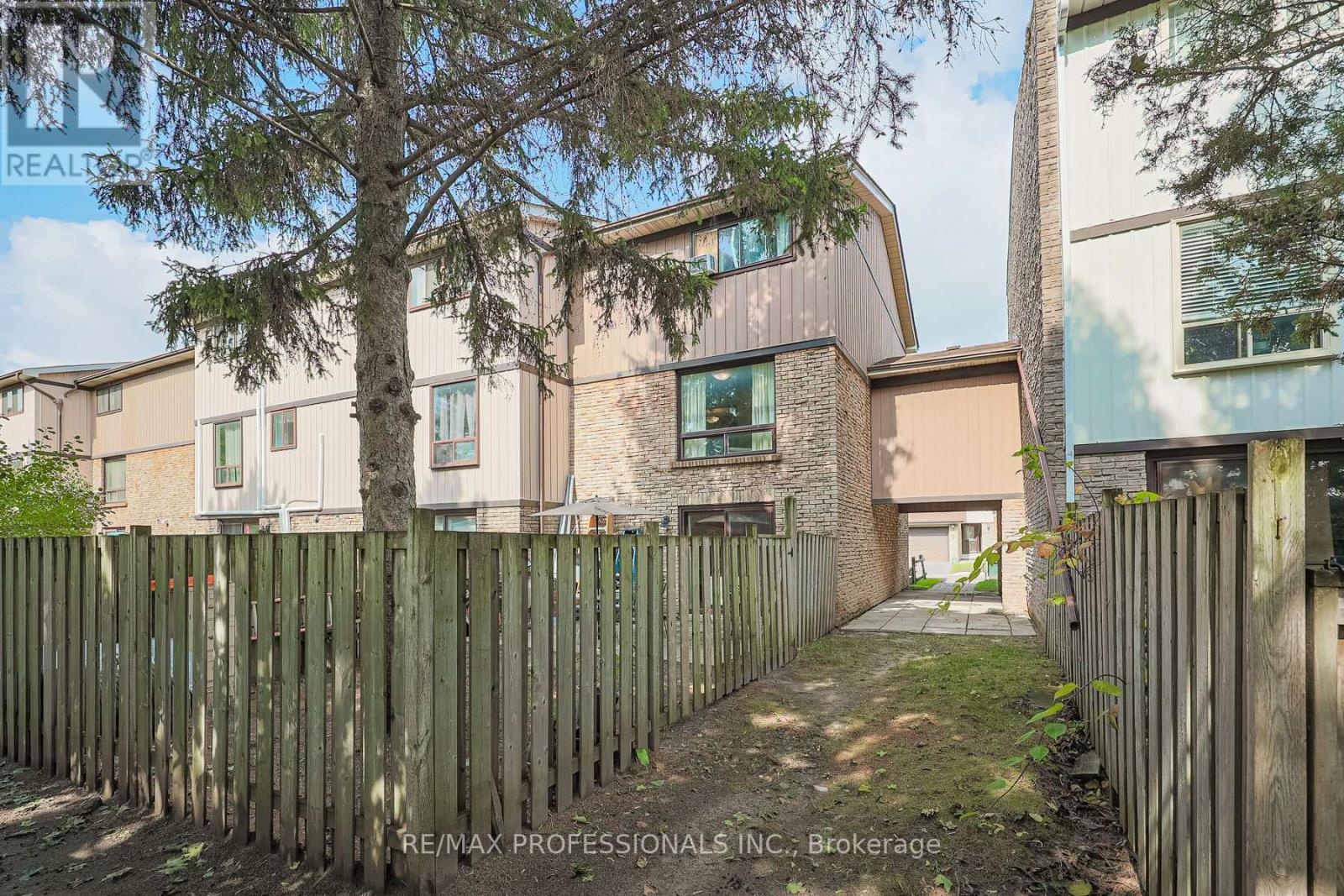 39 - 221 Ormond Drive, Oshawa, Ontario  L1G 6T7 - Photo 2 - E12423480