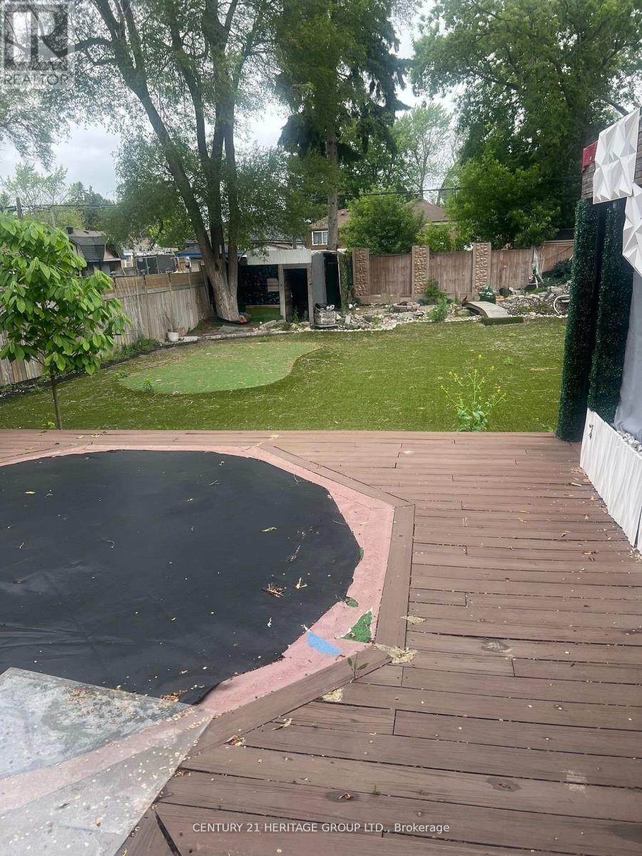 56 Martindale Road, Toronto, Ontario  M1M 2C1 - Photo 4 - E12423483