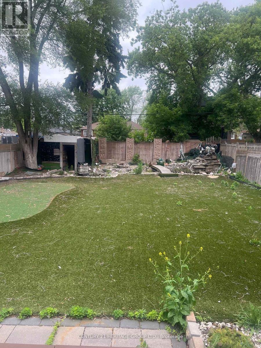 56 Martindale Road, Toronto, Ontario  M1M 2C1 - Photo 5 - E12423483