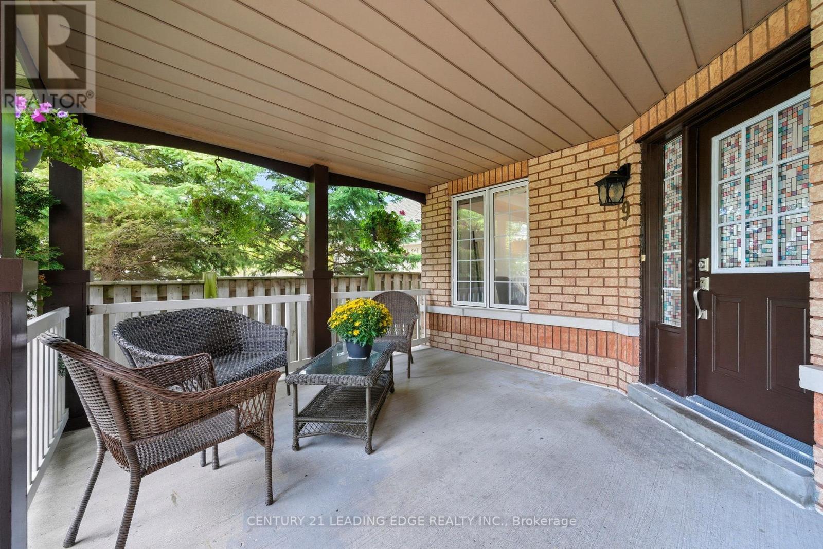 9 Mccartney Avenue, Whitby, Ontario  L1R 2Y3 - Photo 3 - E12423573