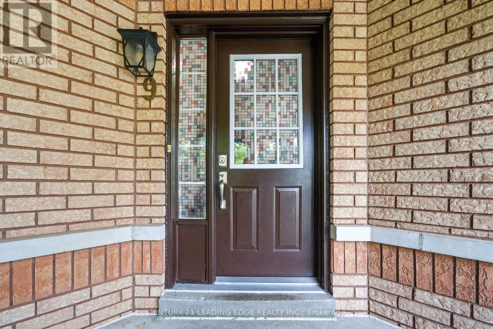 9 Mccartney Avenue, Whitby, Ontario  L1R 2Y3 - Photo 4 - E12423573