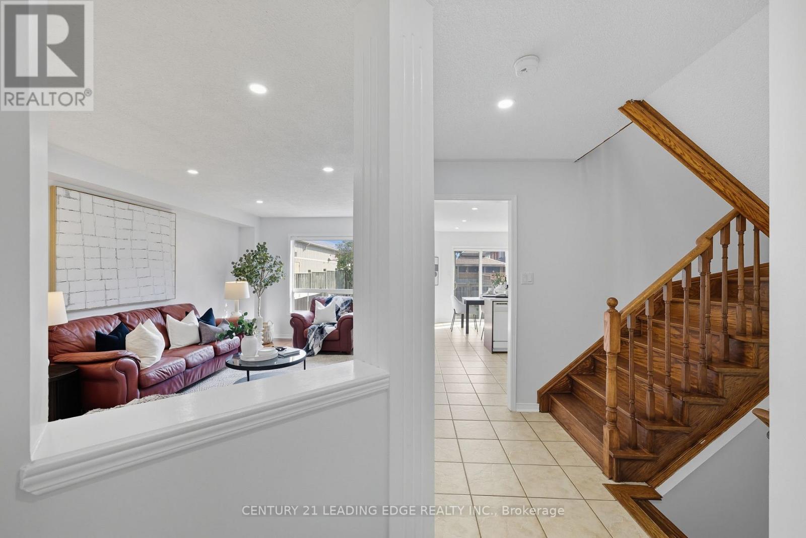 9 Mccartney Avenue, Whitby, Ontario  L1R 2Y3 - Photo 6 - E12423573