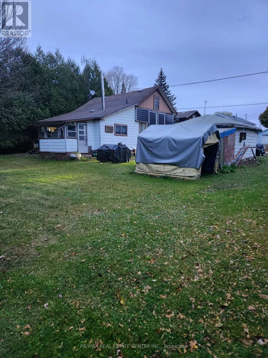 27 Scene Street, Halton Hills (Ac Acton), Ontario  L7J 1A1 - Photo 3 - W12389543