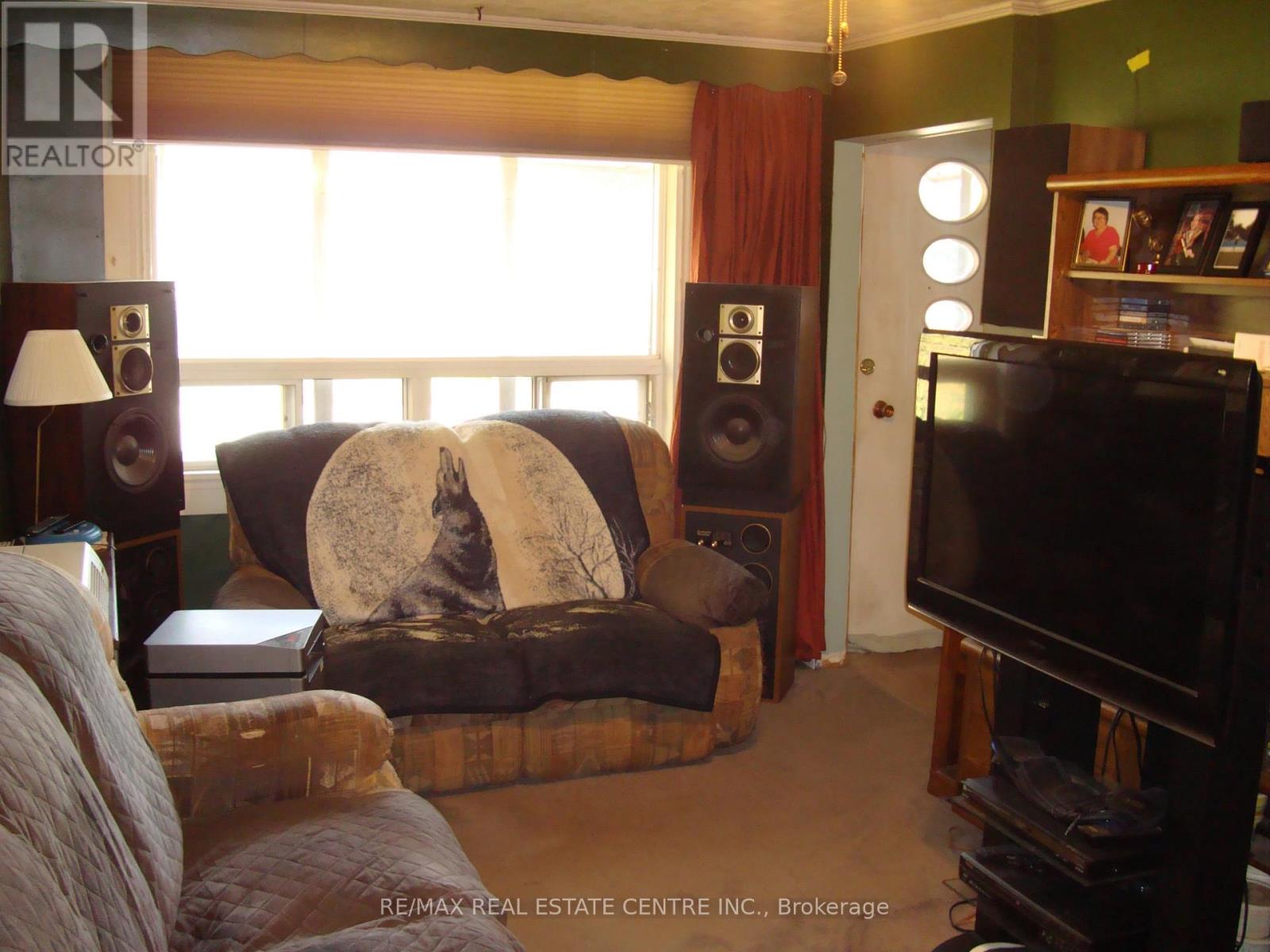 27 Scene Street, Halton Hills (Ac Acton), Ontario  L7J 1A1 - Photo 10 - W12389543