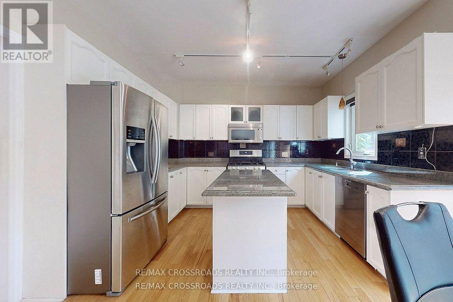 63 Baynards Lane, Richmond Hill, Ontario  L4C 9B6 - Photo 14 - N12423429