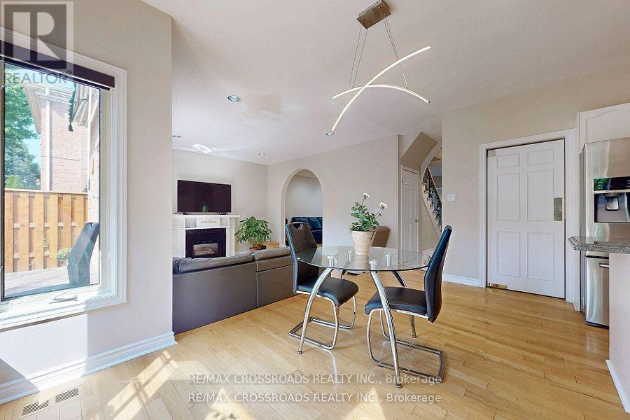 63 Baynards Lane, Richmond Hill, Ontario  L4C 9B6 - Photo 17 - N12423429