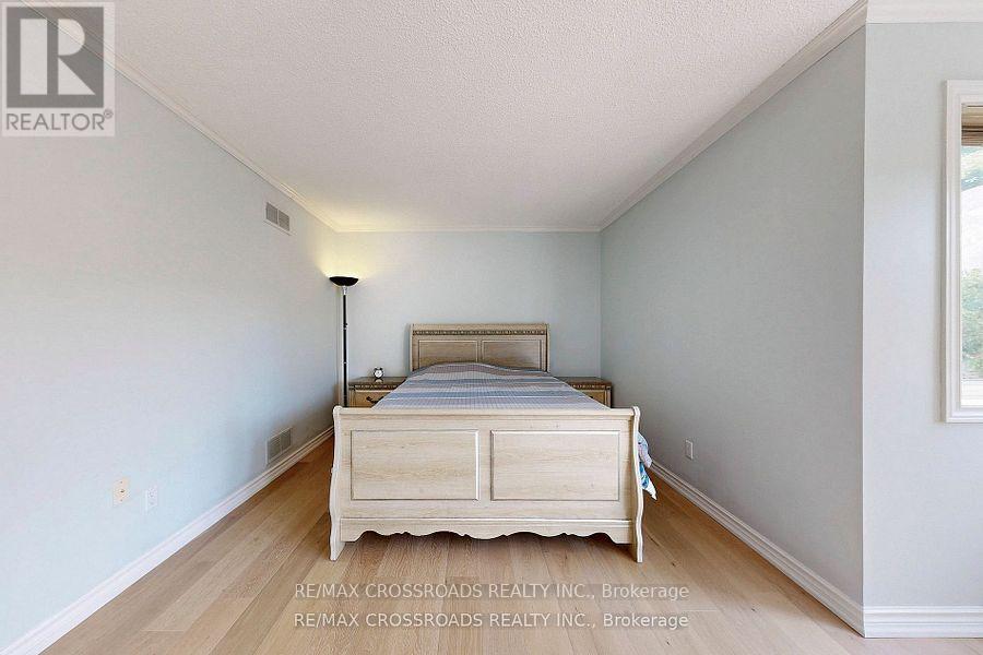 63 Baynards Lane, Richmond Hill, Ontario  L4C 9B6 - Photo 23 - N12423429