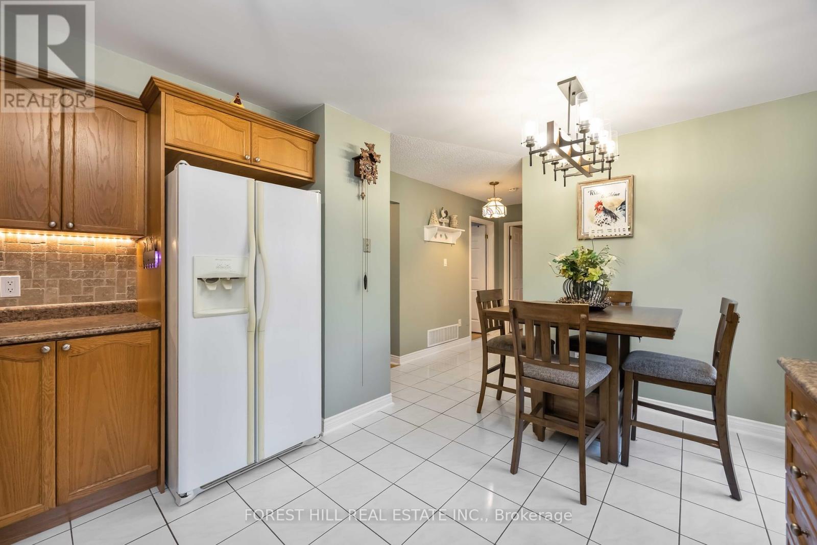 101 Gray Avenue, New Tecumseth, Ontario  L9R 1P6 - Photo 10 - N12423479
