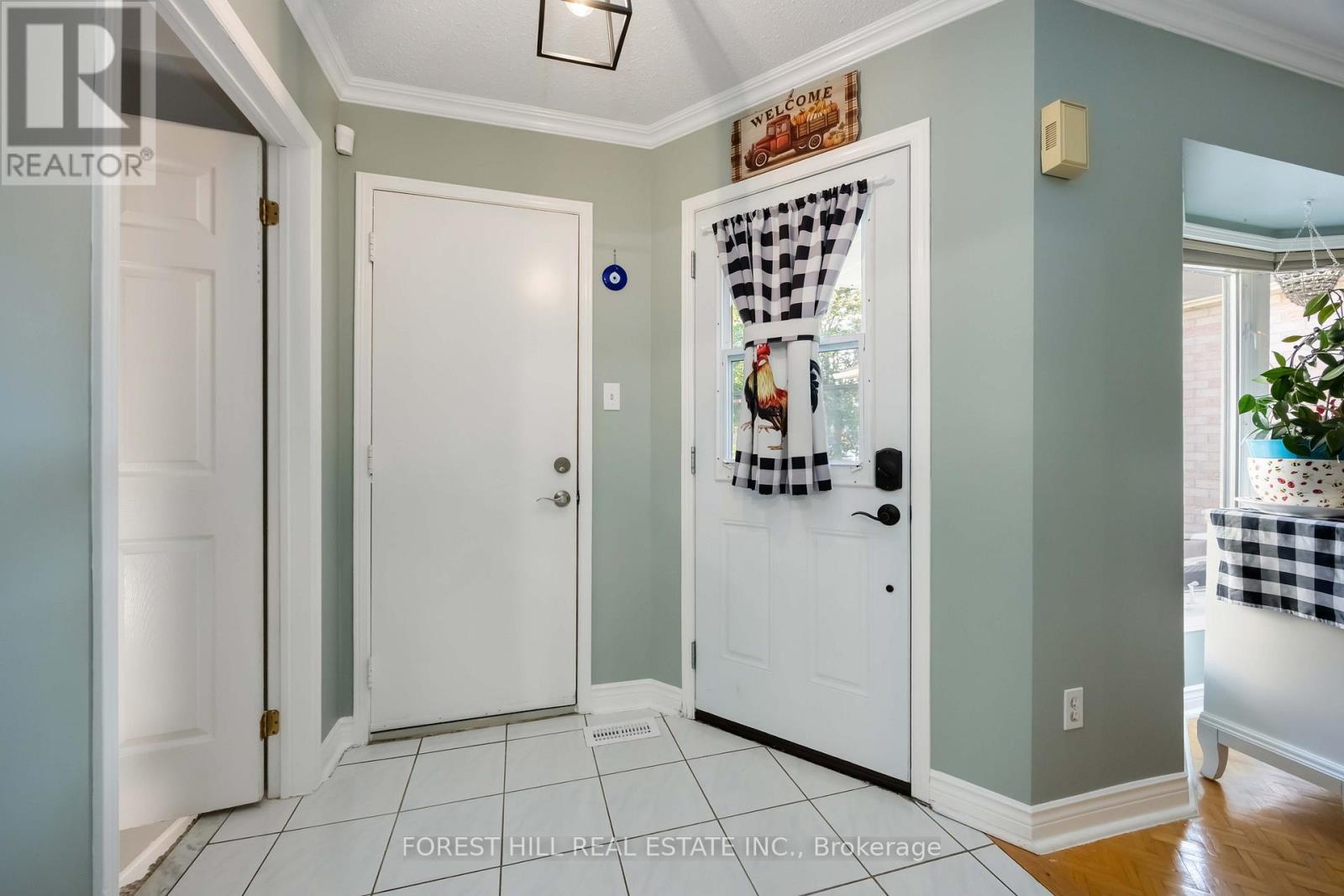 101 Gray Avenue, New Tecumseth, Ontario  L9R 1P6 - Photo 4 - N12423479