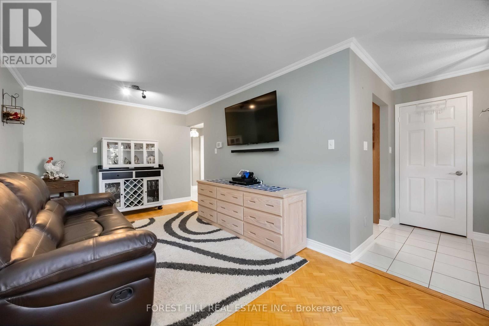 101 Gray Avenue, New Tecumseth, Ontario  L9R 1P6 - Photo 5 - N12423479