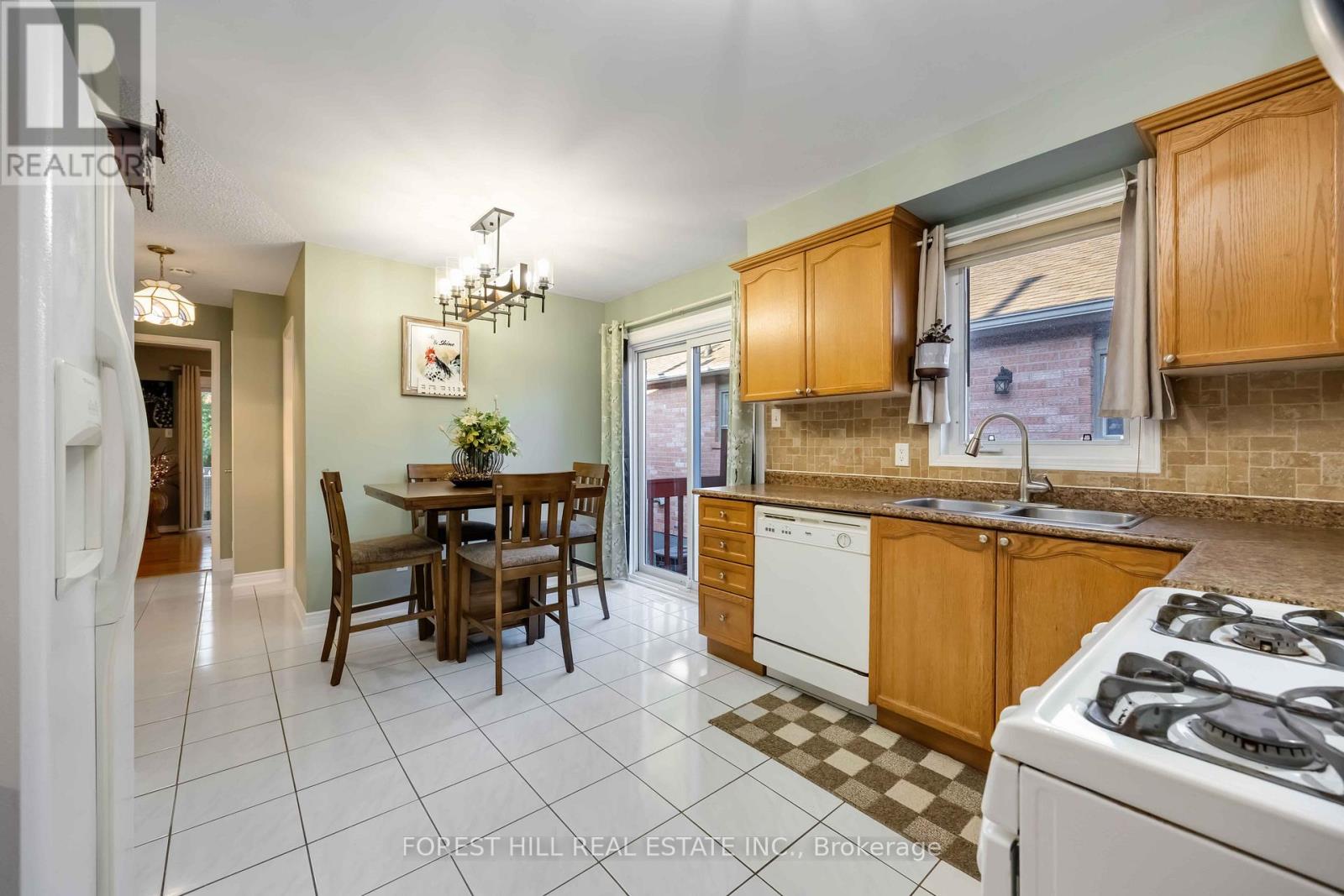 101 Gray Avenue, New Tecumseth, Ontario  L9R 1P6 - Photo 7 - N12423479