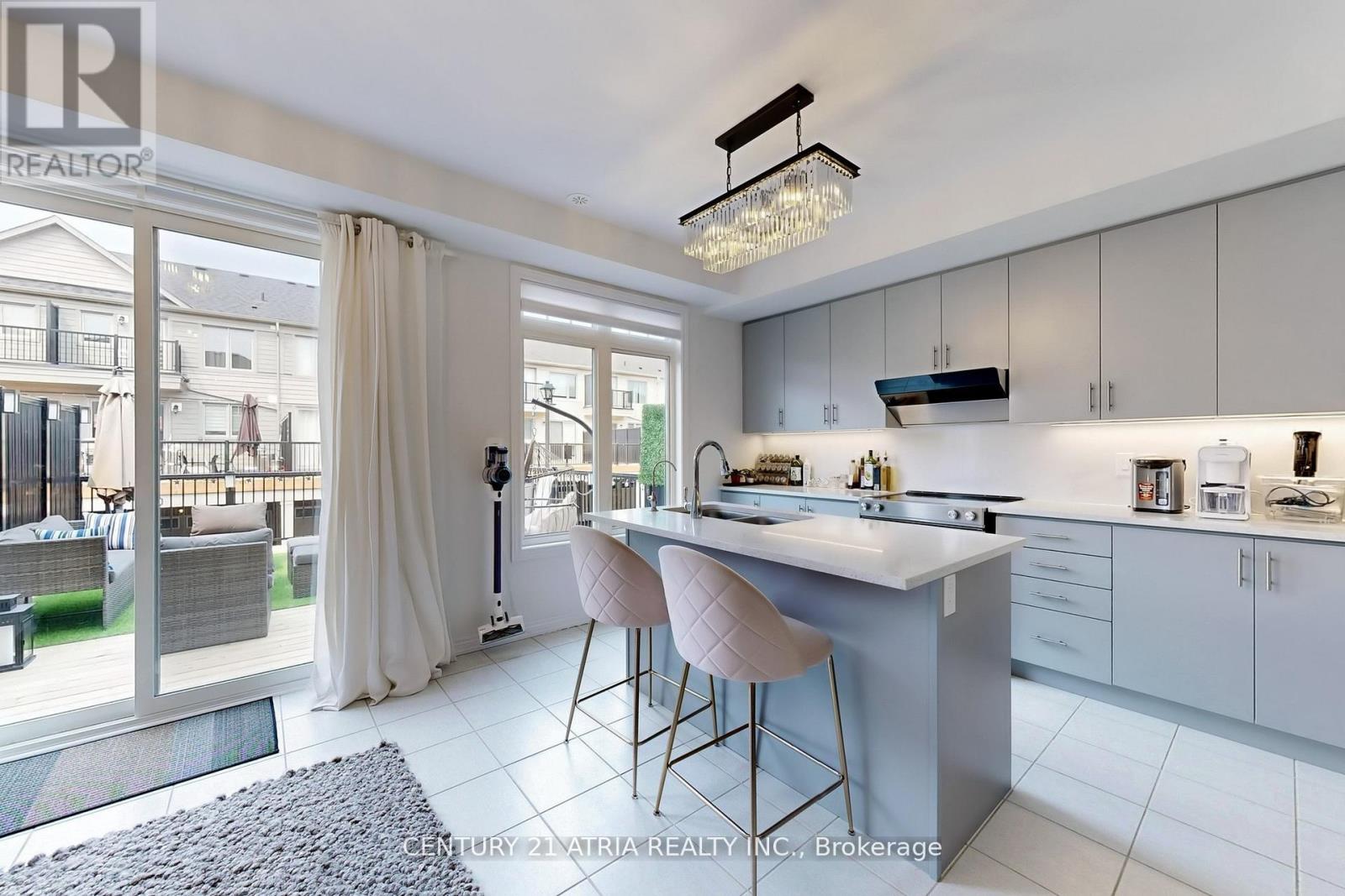 11802 Tenth Line, Whitchurch-Stouffville, Ontario  L4A 5G2 - Photo 12 - N12423494