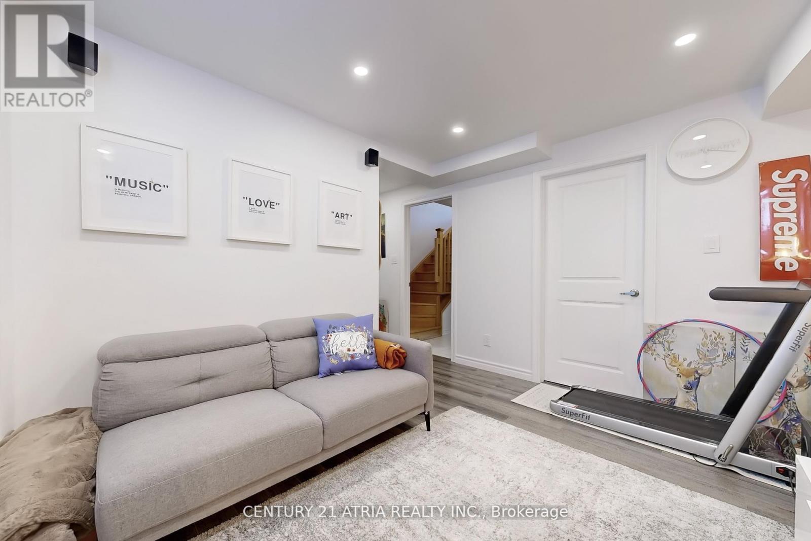 11802 Tenth Line, Whitchurch-Stouffville, Ontario  L4A 5G2 - Photo 32 - N12423494