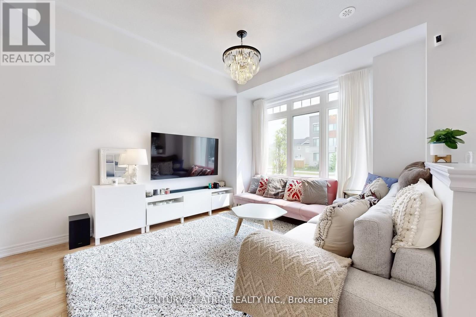 11802 Tenth Line, Whitchurch-Stouffville, Ontario  L4A 5G2 - Photo 5 - N12423494