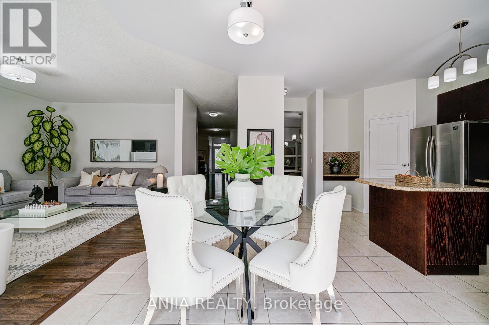 15 Sedore Street, Markham, Ontario  L6E 0K2 - Photo 17 - N12423575