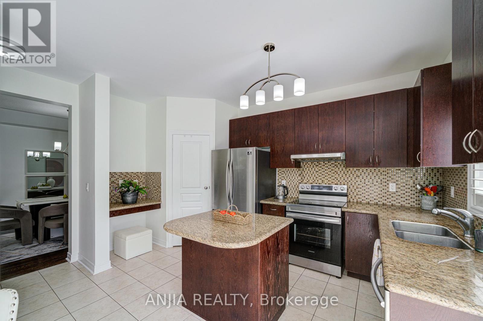 15 Sedore Street, Markham, Ontario  L6E 0K2 - Photo 20 - N12423575