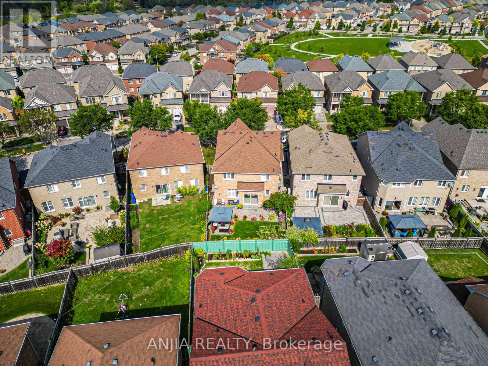15 Sedore Street, Markham, Ontario  L6E 0K2 - Photo 5 - N12423575