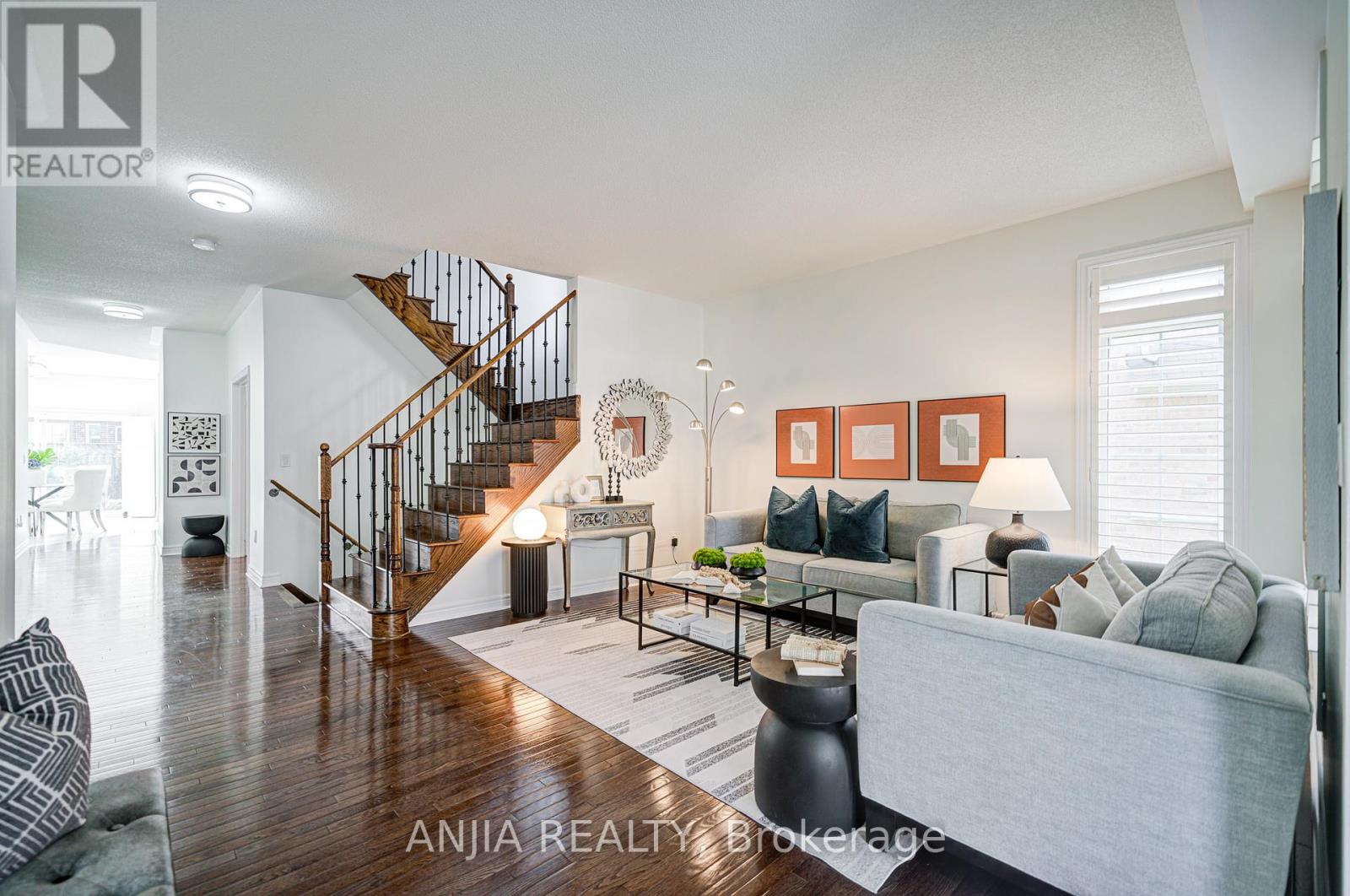 15 Sedore Street, Markham, Ontario  L6E 0K2 - Photo 6 - N12423575
