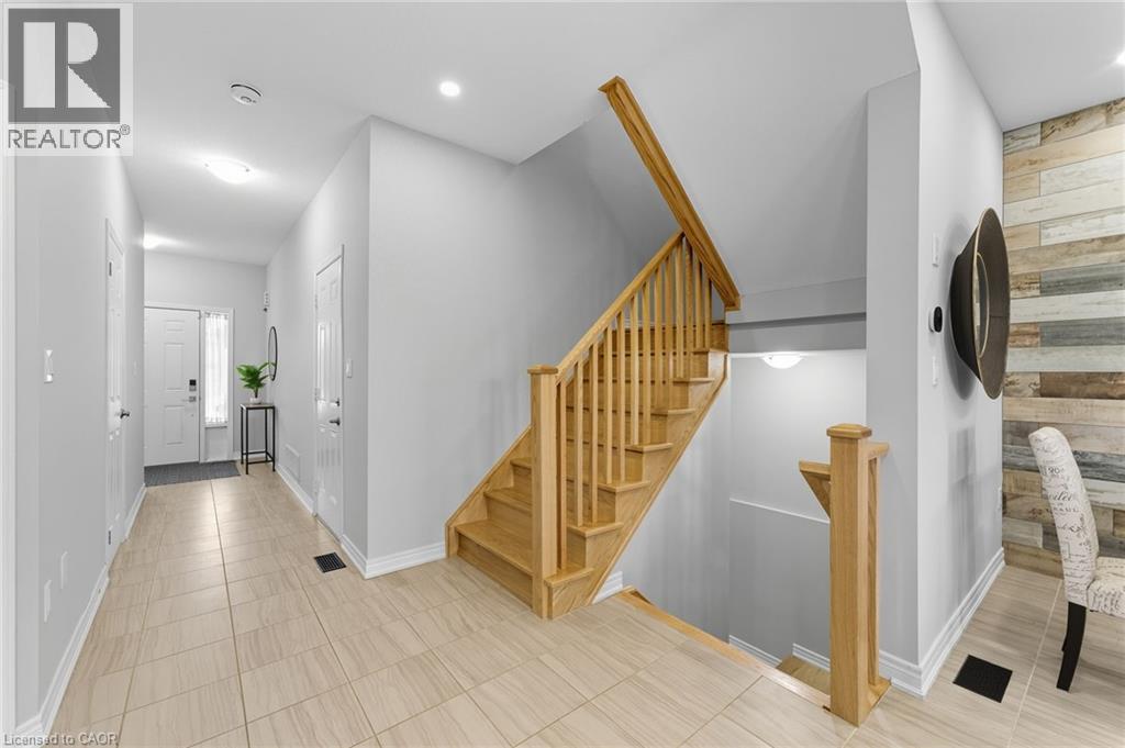 71 Bradbury Road, Stoney Creek, Ontario  L8J 0E4 - Photo 4 - 40772812