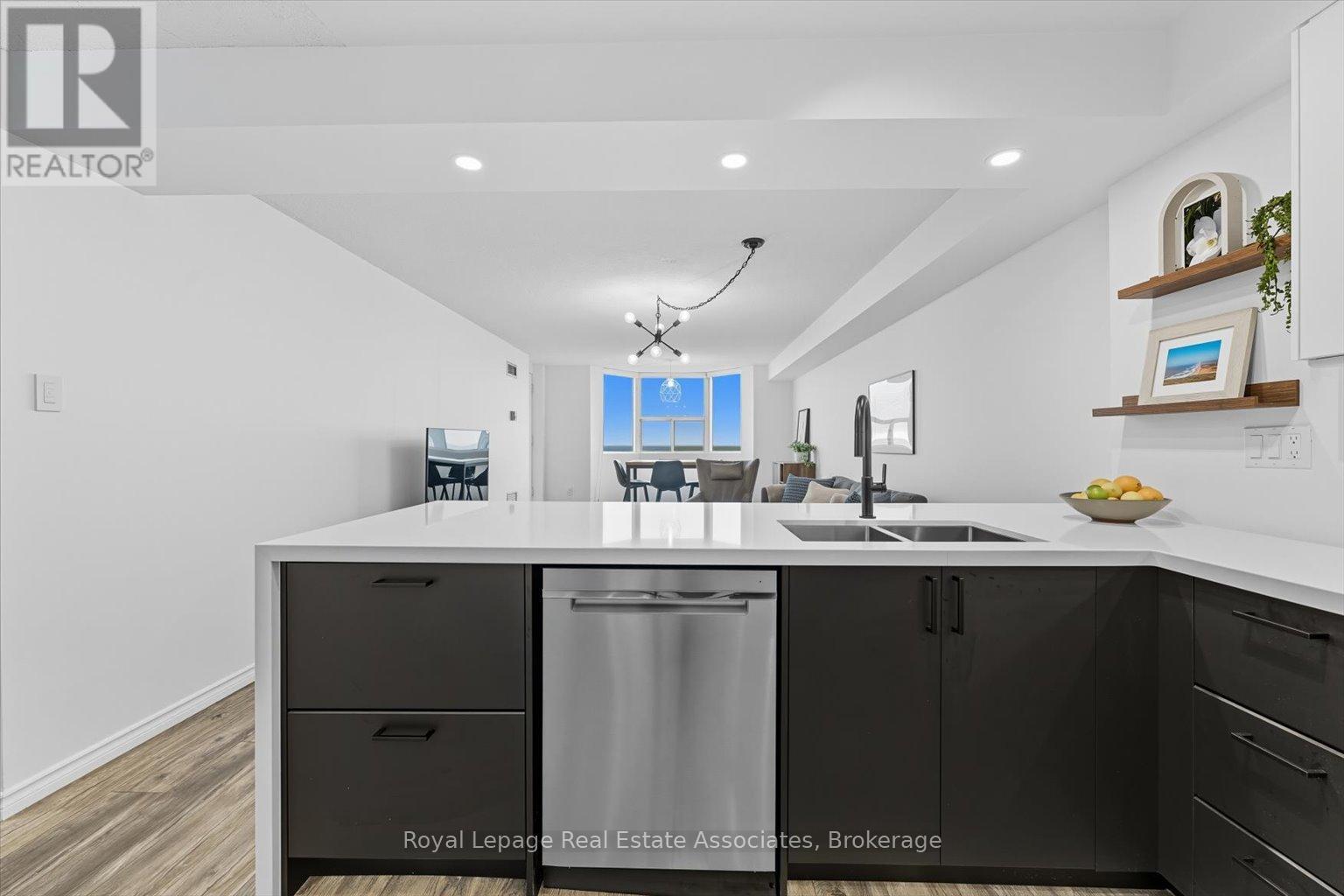 1508 - 3845 Lake Shore Boulevard W, Toronto, Ontario  M8W 4Y3 - Photo 10 - W12423434