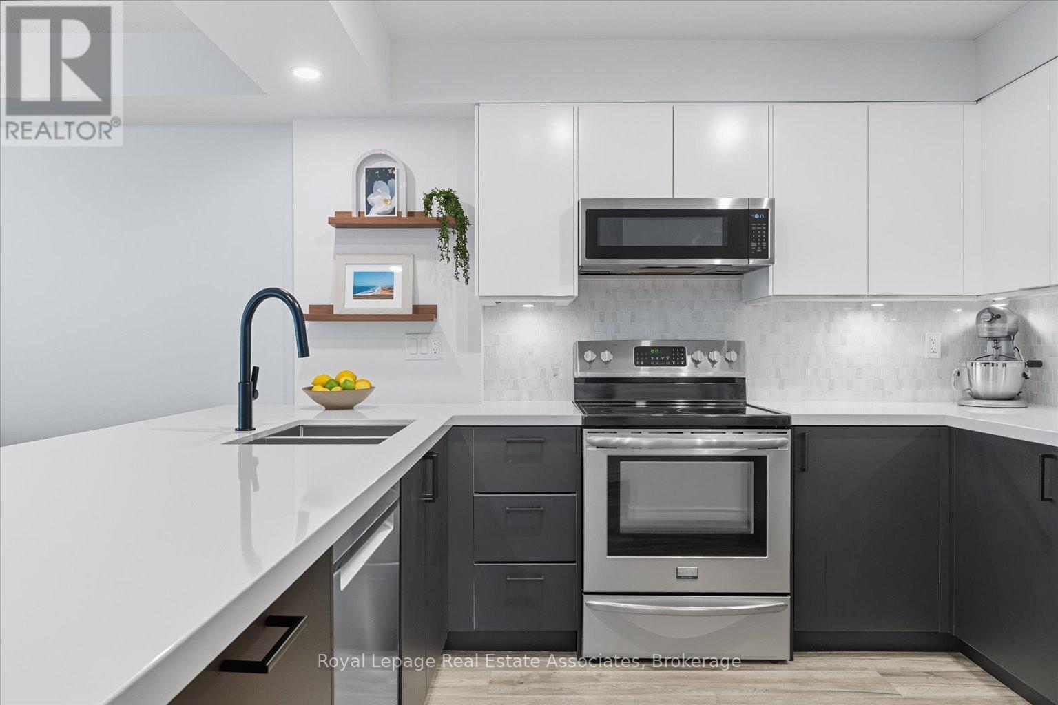 1508 - 3845 Lake Shore Boulevard W, Toronto, Ontario  M8W 4Y3 - Photo 8 - W12423434