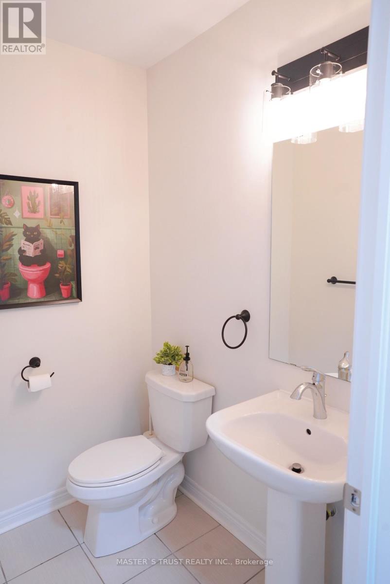 116 Orchardcroft Road, Oakville, Ontario  L6H 0M4 - Photo 11 - W12423436