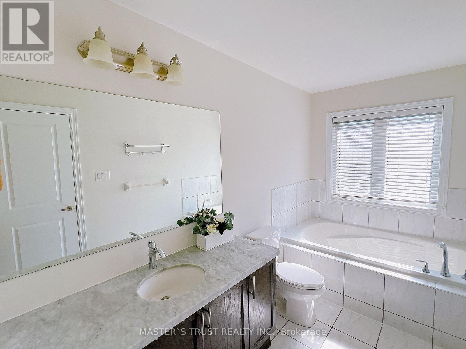 116 Orchardcroft Road, Oakville, Ontario  L6H 0M4 - Photo 16 - W12423436