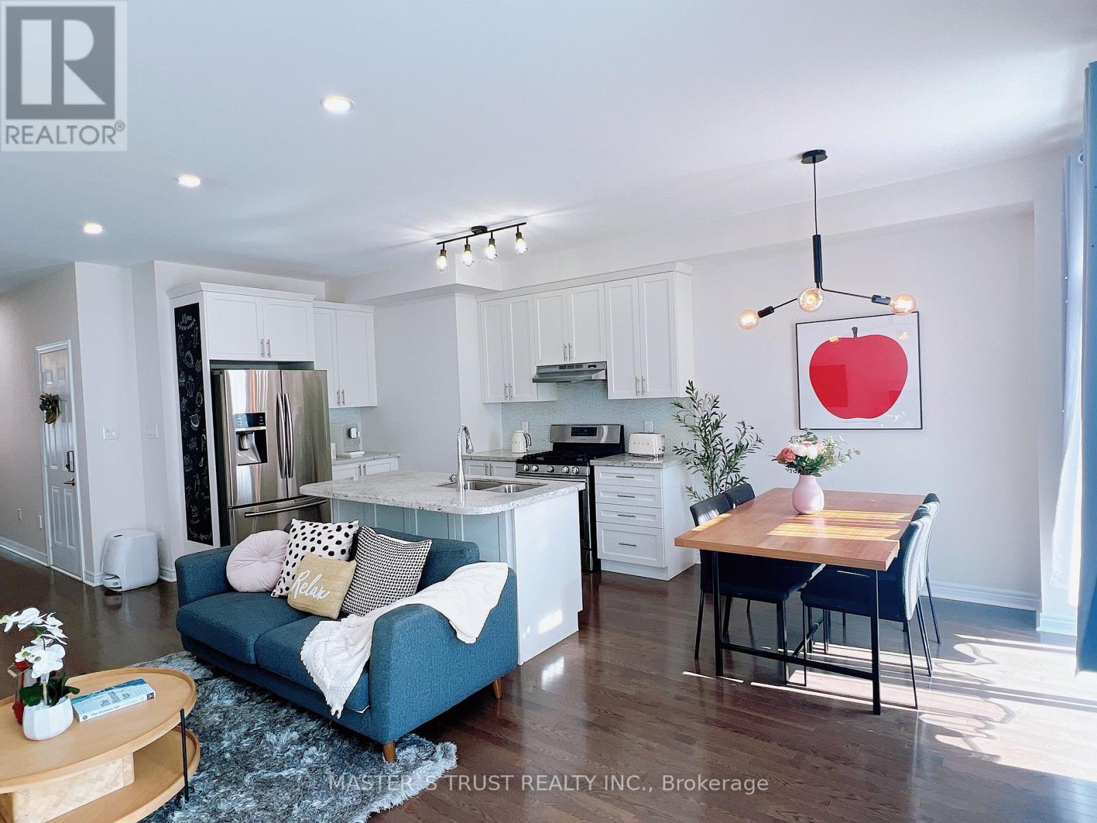 116 Orchardcroft Road, Oakville, Ontario  L6H 0M4 - Photo 7 - W12423436